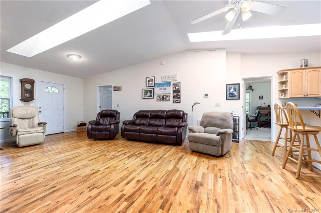 24 Carrier Place Asheville NC 28806