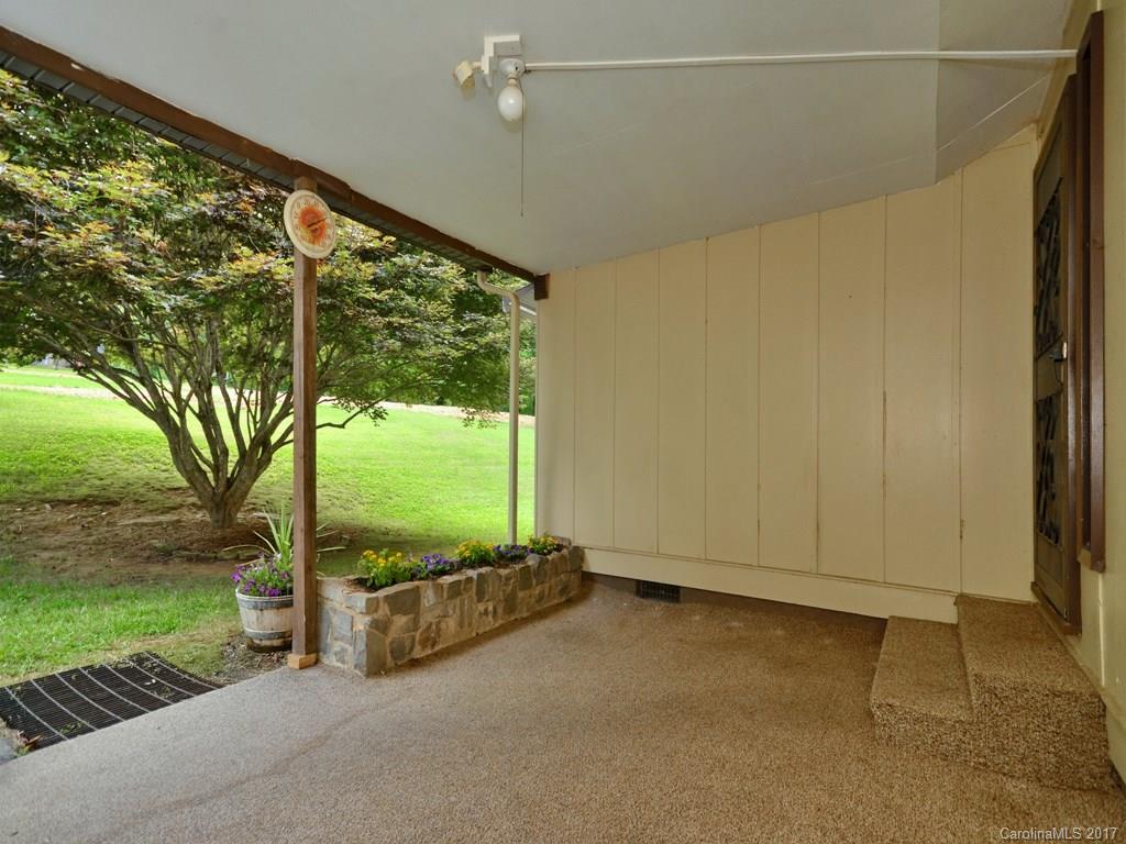 300 Woodland Drive Swannanoa NC 28778