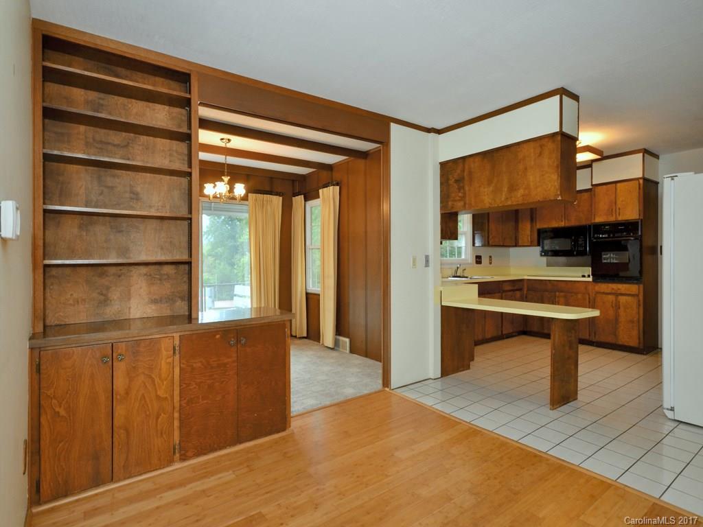 300 Woodland Drive Swannanoa NC 28778