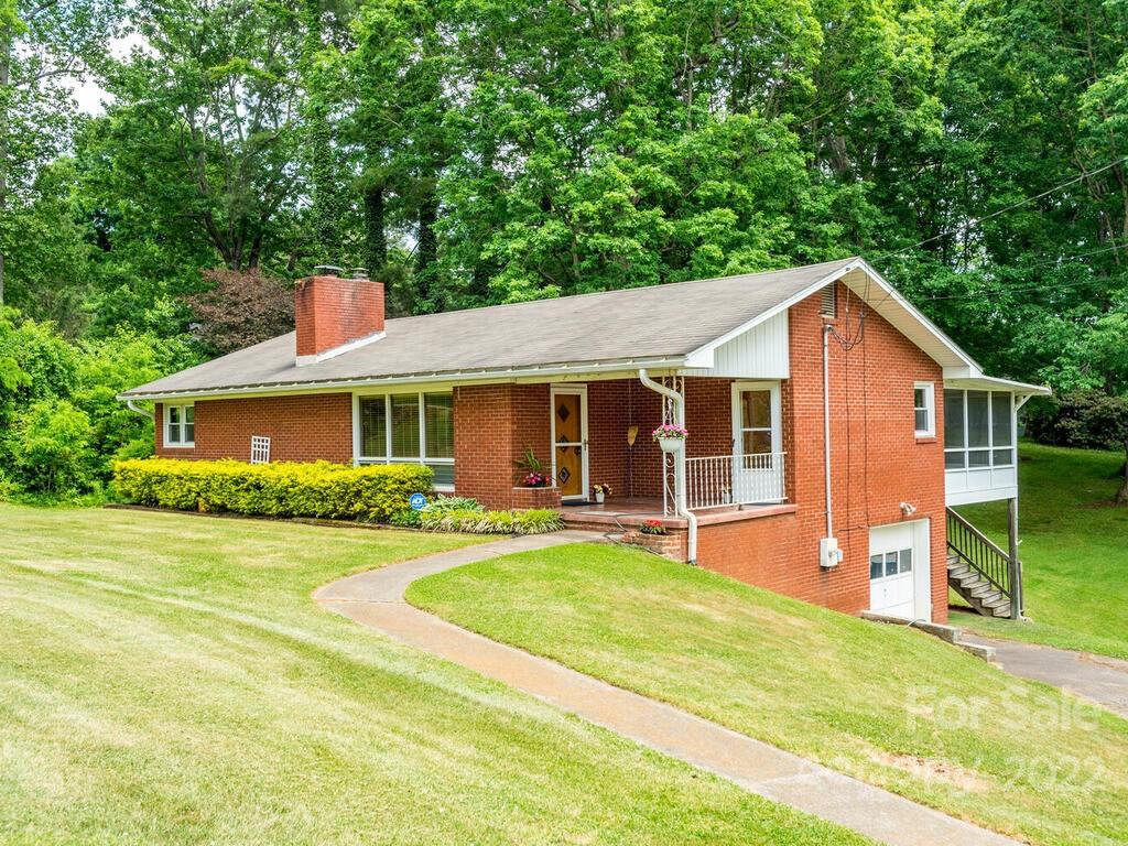 3 Barclay Road Candler NC 28715