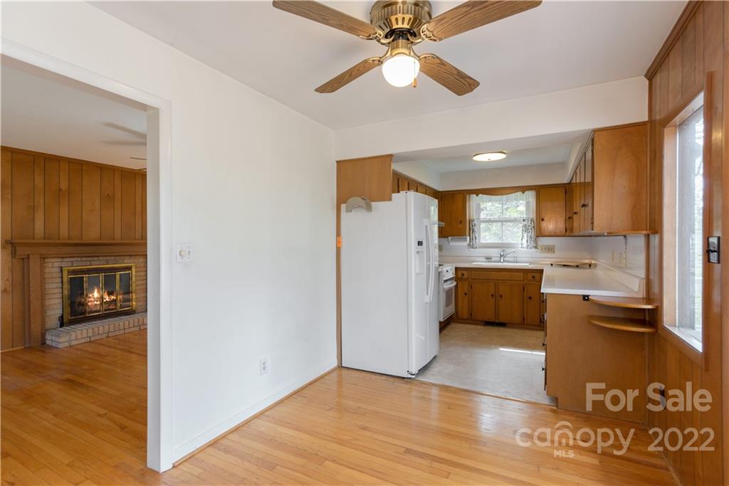 24 Leisure Mountain Road Asheville NC 28804