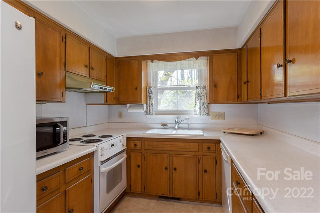 24 Leisure Mountain Road Asheville NC 28804
