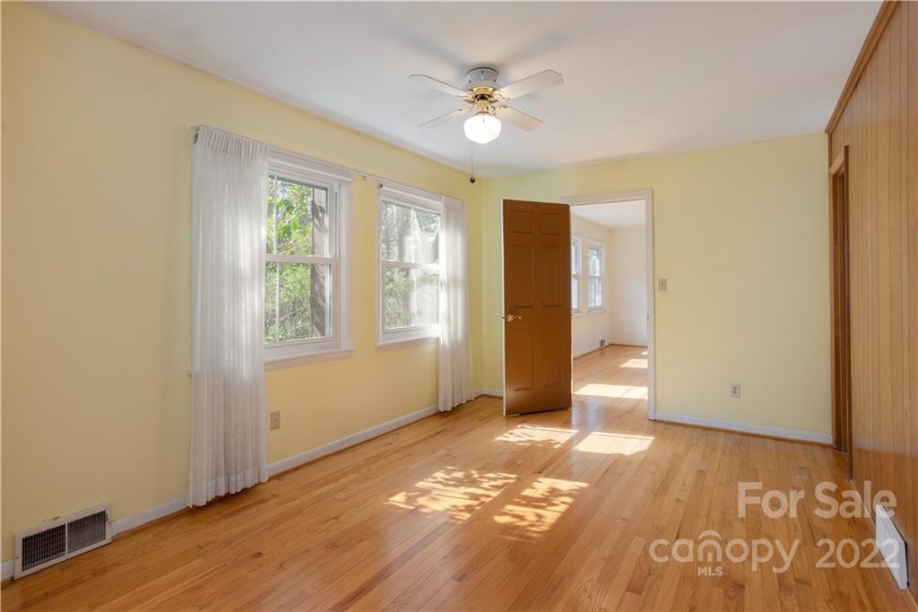 24 Leisure Mountain Road Asheville NC 28804