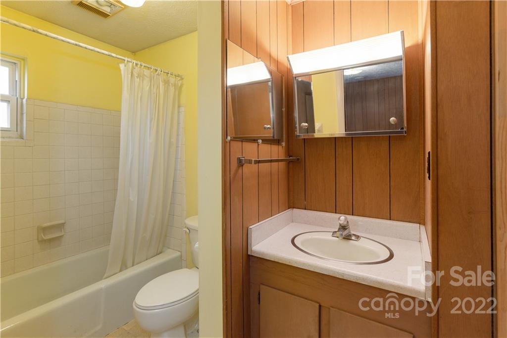 24 Leisure Mountain Road Asheville NC 28804
