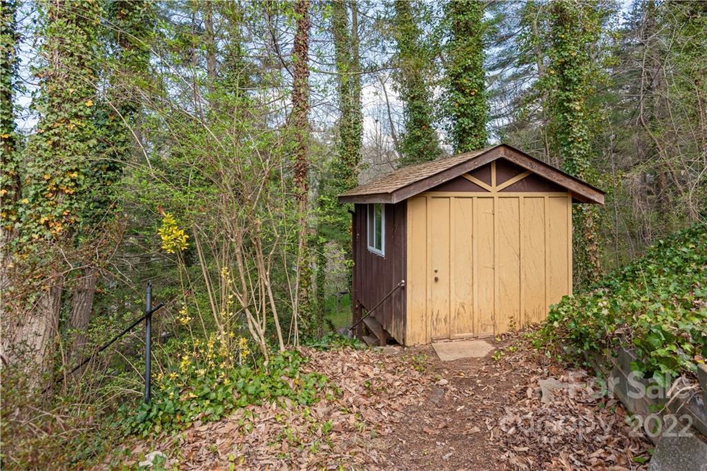 24 Leisure Mountain Road Asheville NC 28804