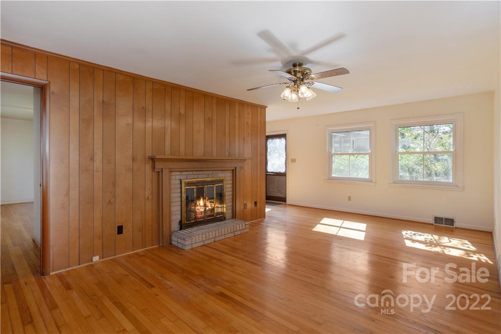 24 Leisure Mountain Road Asheville NC 28804