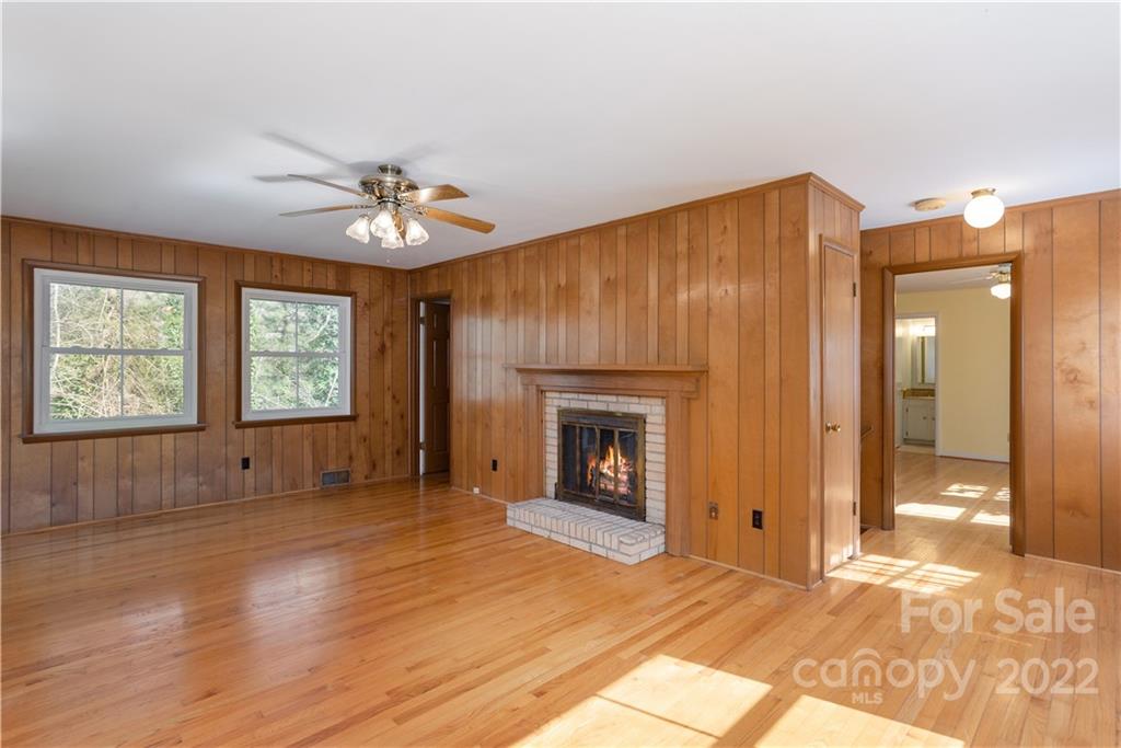24 Leisure Mountain Road Asheville NC 28804