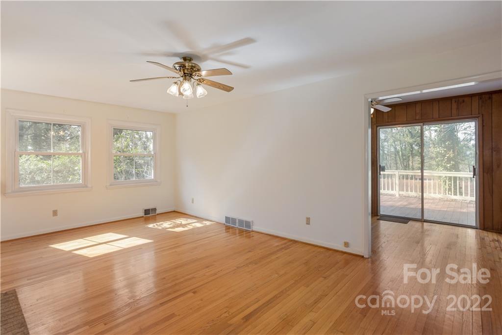 24 Leisure Mountain Road Asheville NC 28804