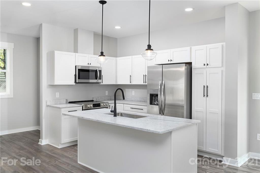 7 Oak Hill Road Candler NC 28715