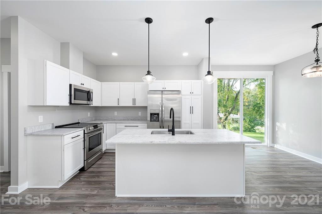 7 Oak Hill Road Candler NC 28715