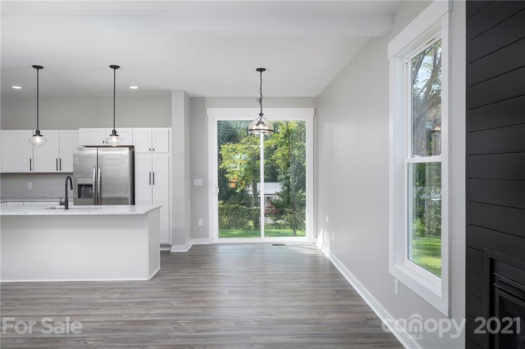 7 Oak Hill Road Candler NC 28715
