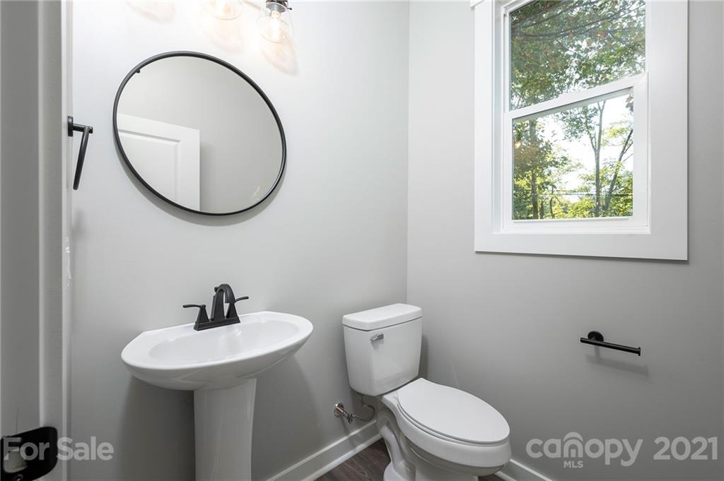 7 Oak Hill Road Candler NC 28715