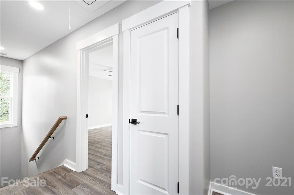 7 Oak Hill Road Candler NC 28715