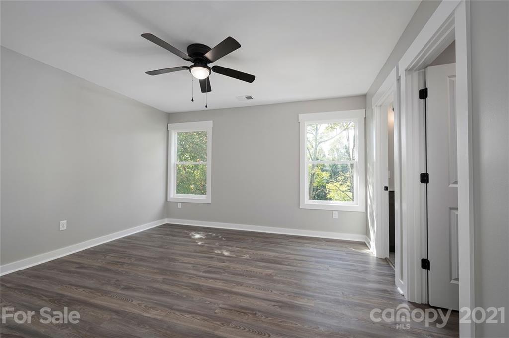 7 Oak Hill Road Candler NC 28715