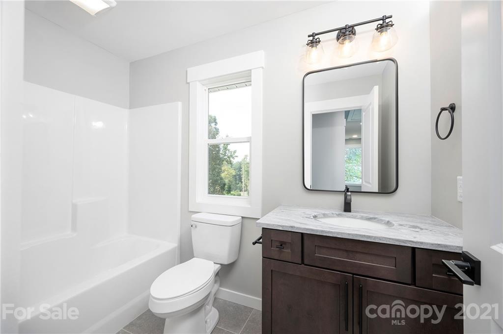 7 Oak Hill Road Candler NC 28715