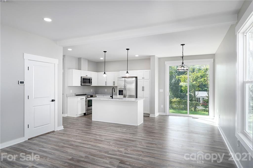 7 Oak Hill Road Candler NC 28715