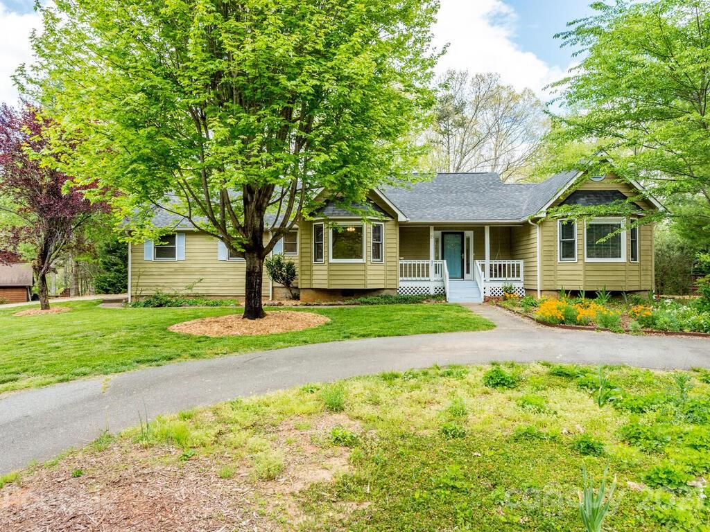 18 Oakwood Road Candler NC 28715