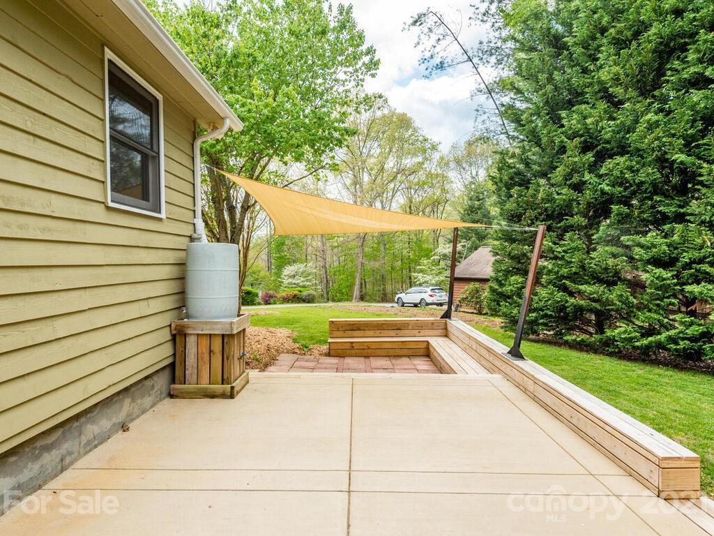 18 Oakwood Road Candler NC 28715