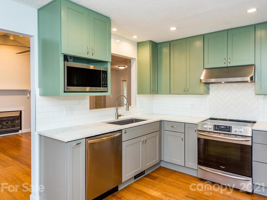 18 Oakwood Road Candler NC 28715