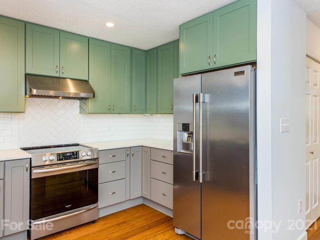 18 Oakwood Road Candler NC 28715