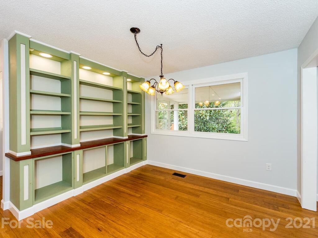 18 Oakwood Road Candler NC 28715