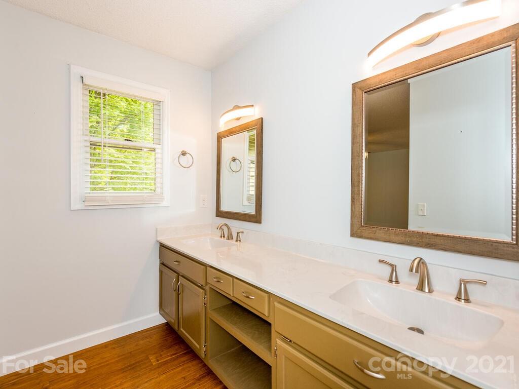 18 Oakwood Road Candler NC 28715