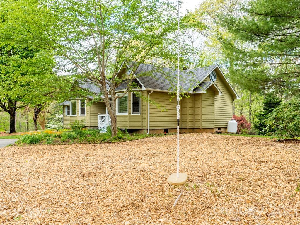18 Oakwood Road Candler NC 28715