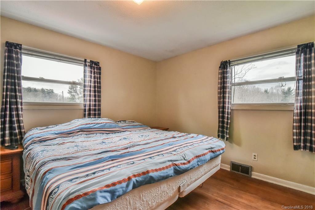 23 Pine Lane Asheville NC 28806