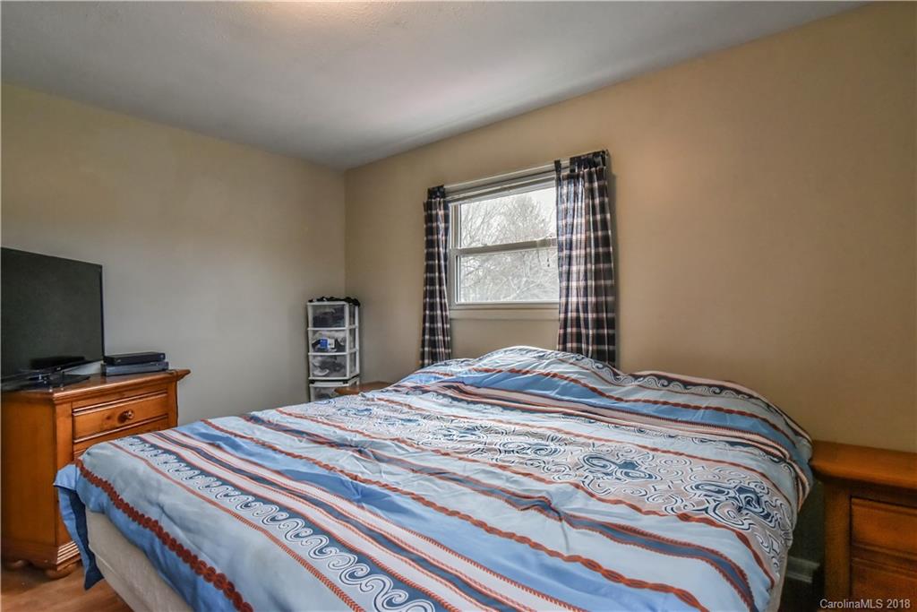 23 Pine Lane Asheville NC 28806