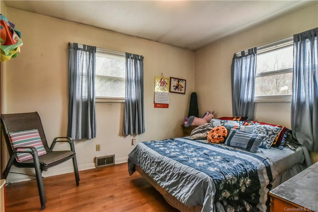 23 Pine Lane Asheville NC 28806