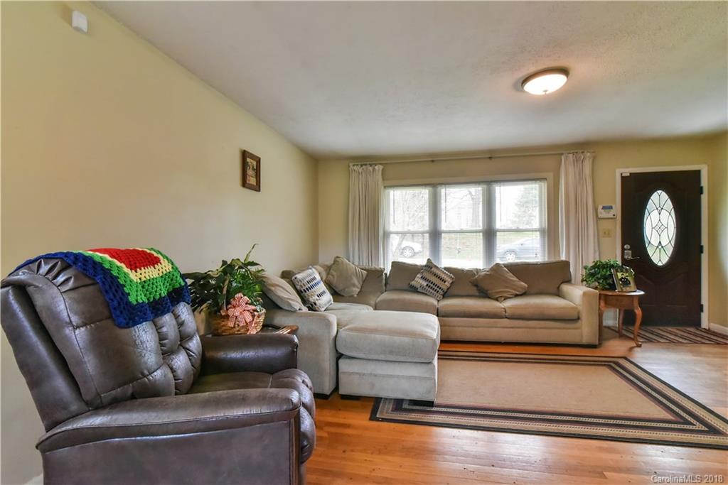 23 Pine Lane Asheville NC 28806