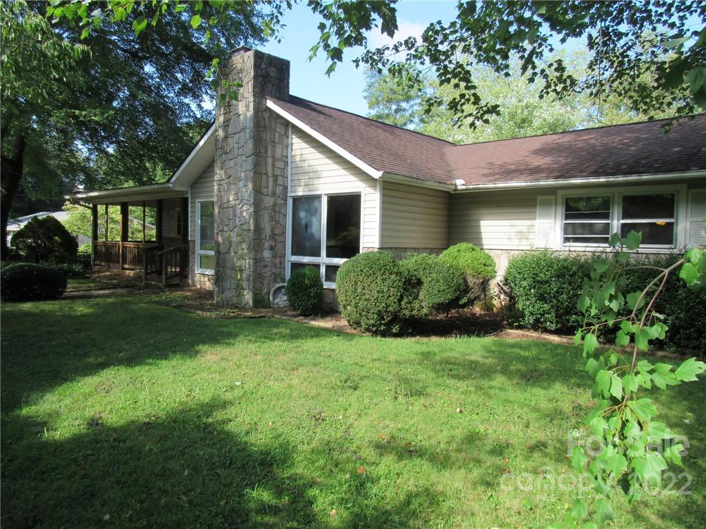 31 Ridgeline Road Clyde NC 28721