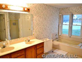 7 Spring Cove Court Arden NC 28704