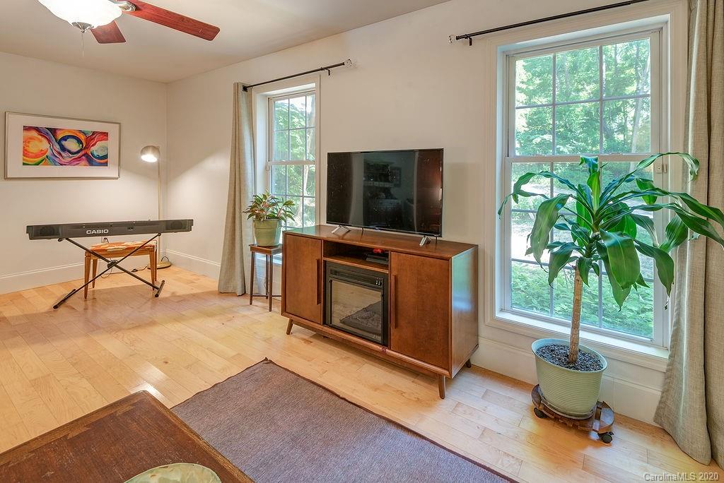 16 Ridge Avenue Asheville NC 28803