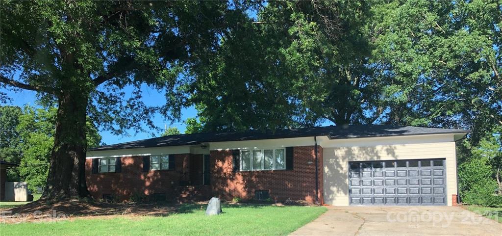 703 Westminster Drive Statesville NC 28677