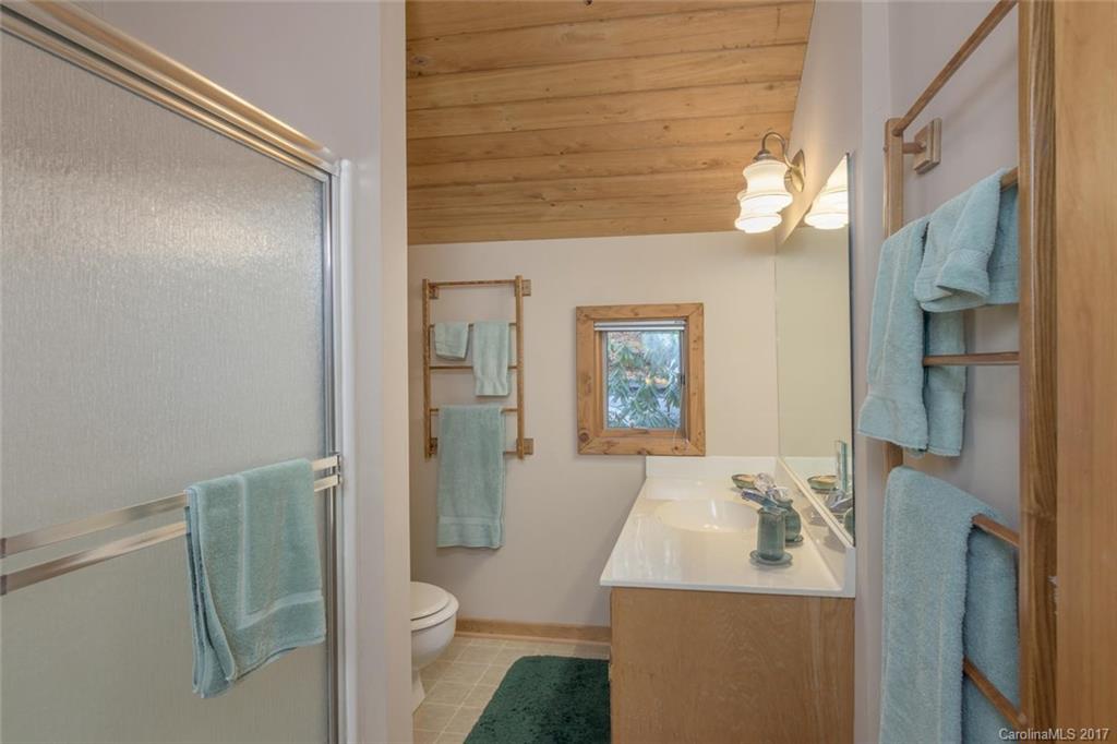 339 Summer Haven Road Swannanoa NC 28778