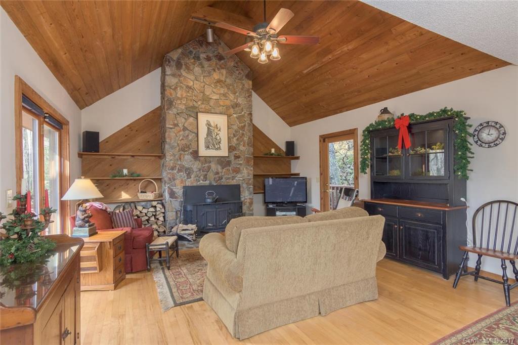 339 Summer Haven Road Swannanoa NC 28778