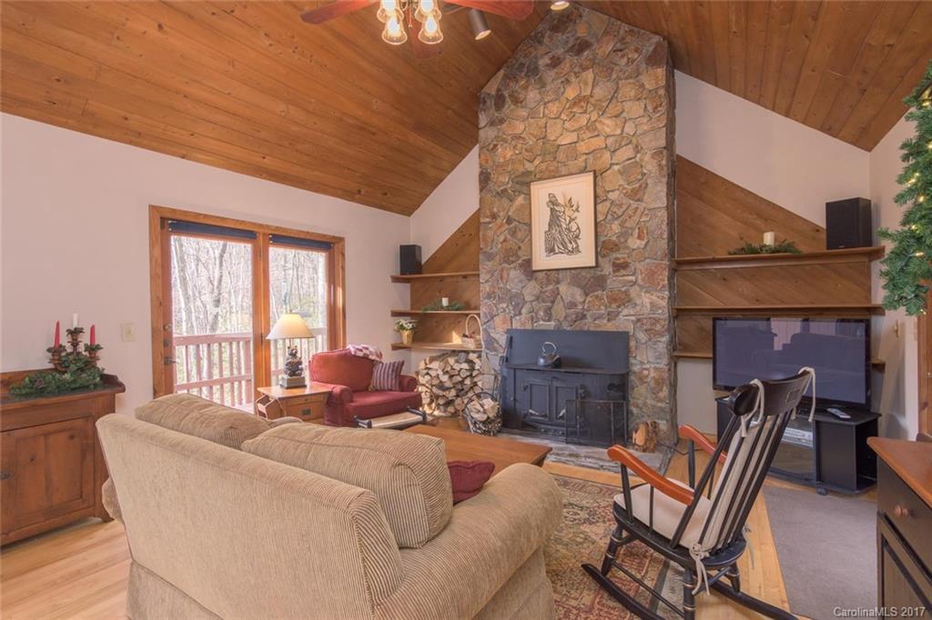 339 Summer Haven Road Swannanoa NC 28778