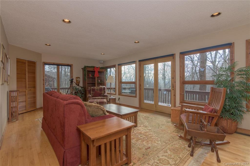 339 Summer Haven Road Swannanoa NC 28778