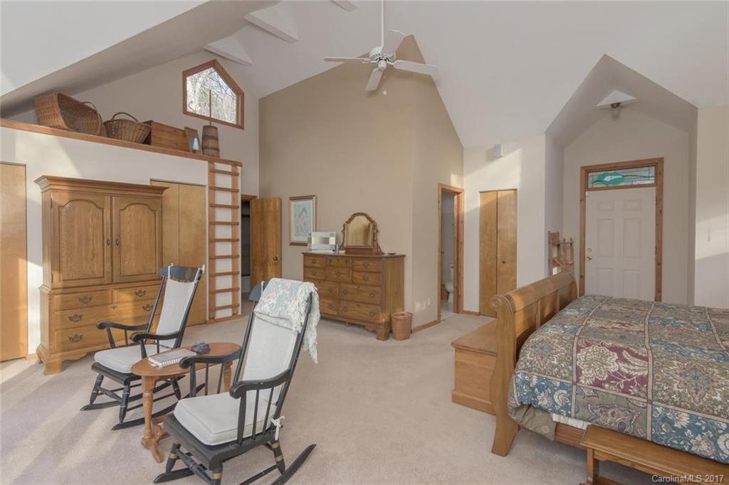 339 Summer Haven Road Swannanoa NC 28778