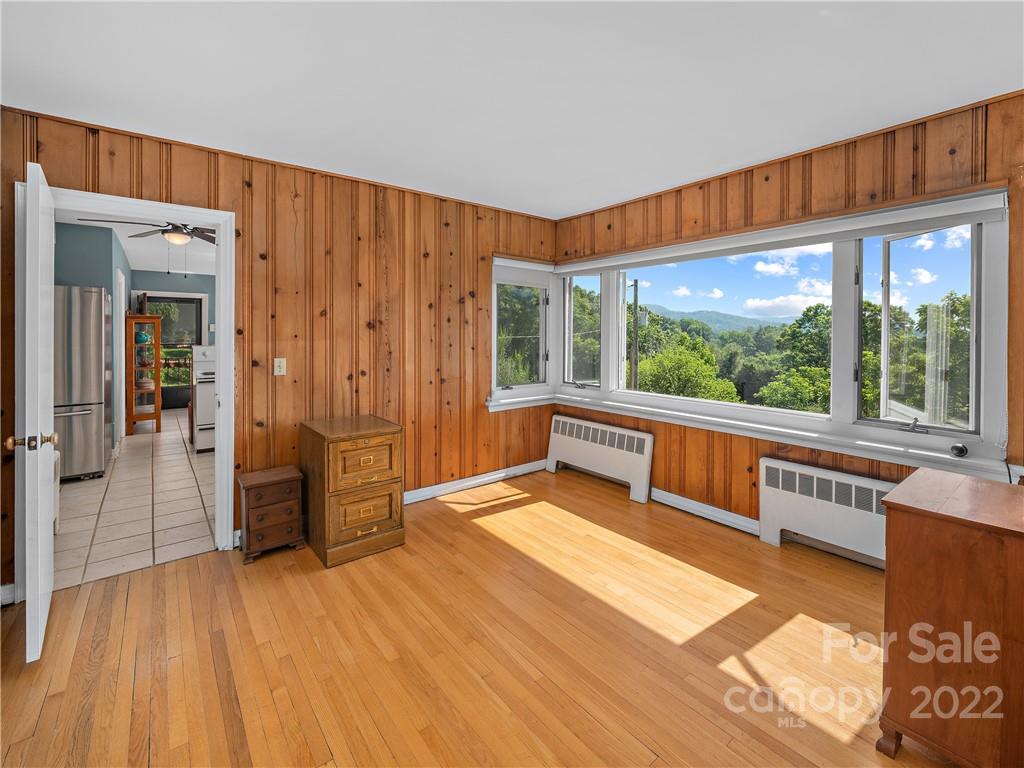 114 Academy Street Burnsville NC 28714