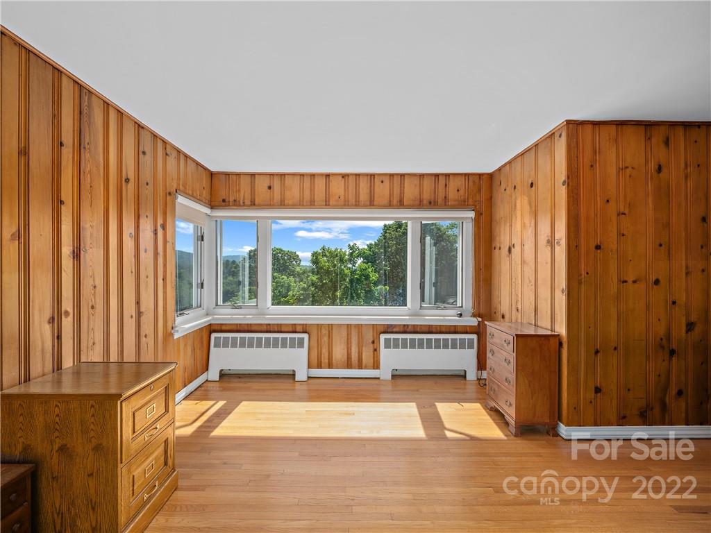 114 Academy Street Burnsville NC 28714