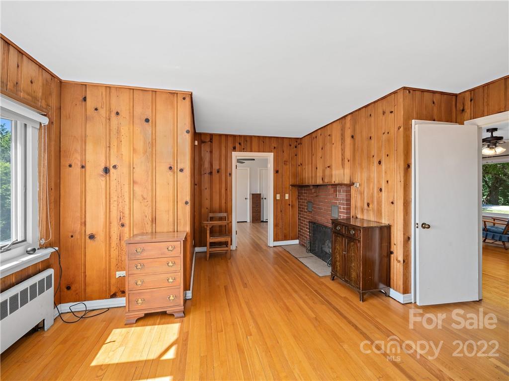 114 Academy Street Burnsville NC 28714