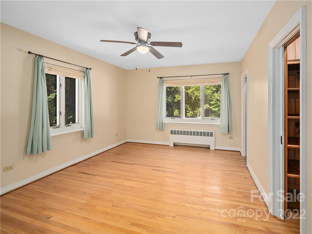 114 Academy Street Burnsville NC 28714