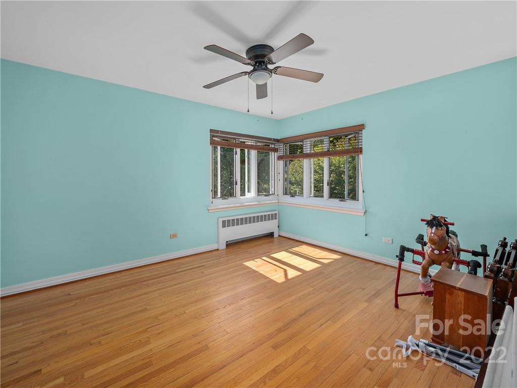 114 Academy Street Burnsville NC 28714
