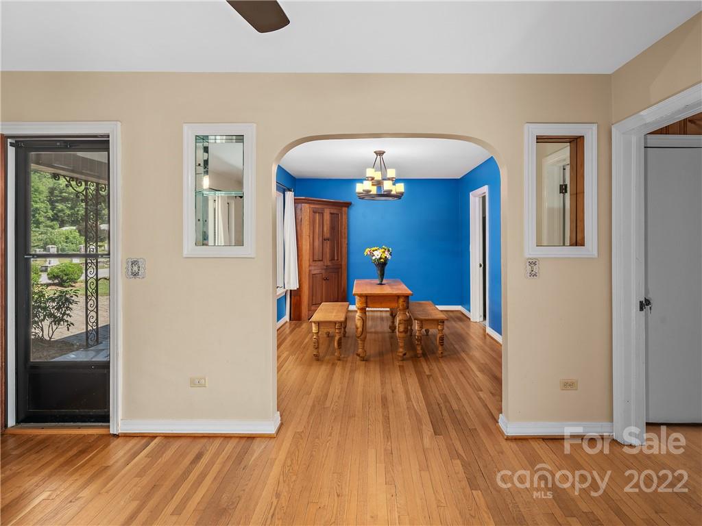114 Academy Street Burnsville NC 28714