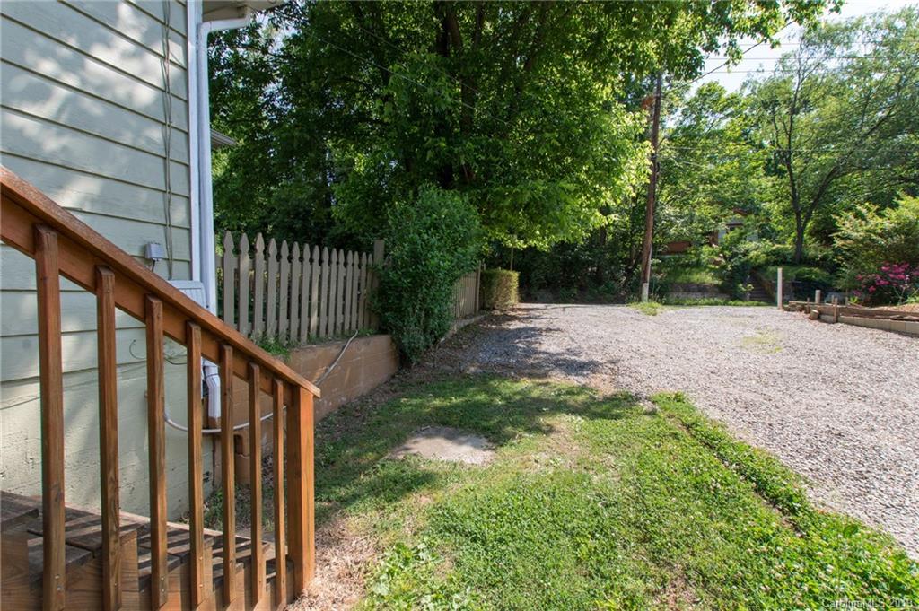 21 Rumbough Place Asheville NC 28806