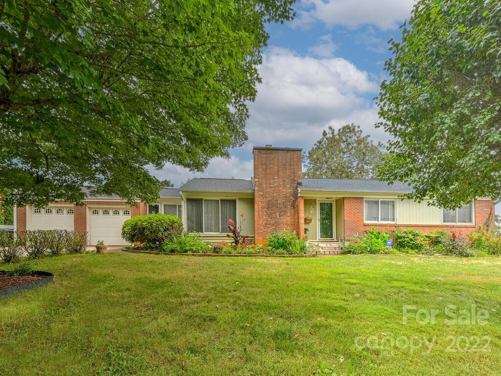 93 Oakland Road Asheville NC 28801