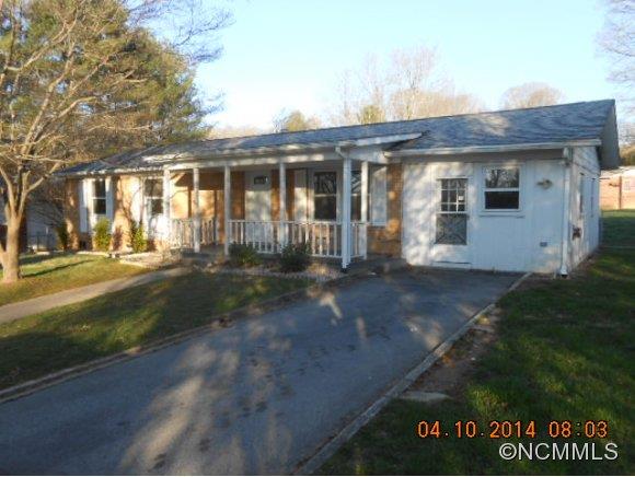16 Oak Leaf Lane Arden NC 28704