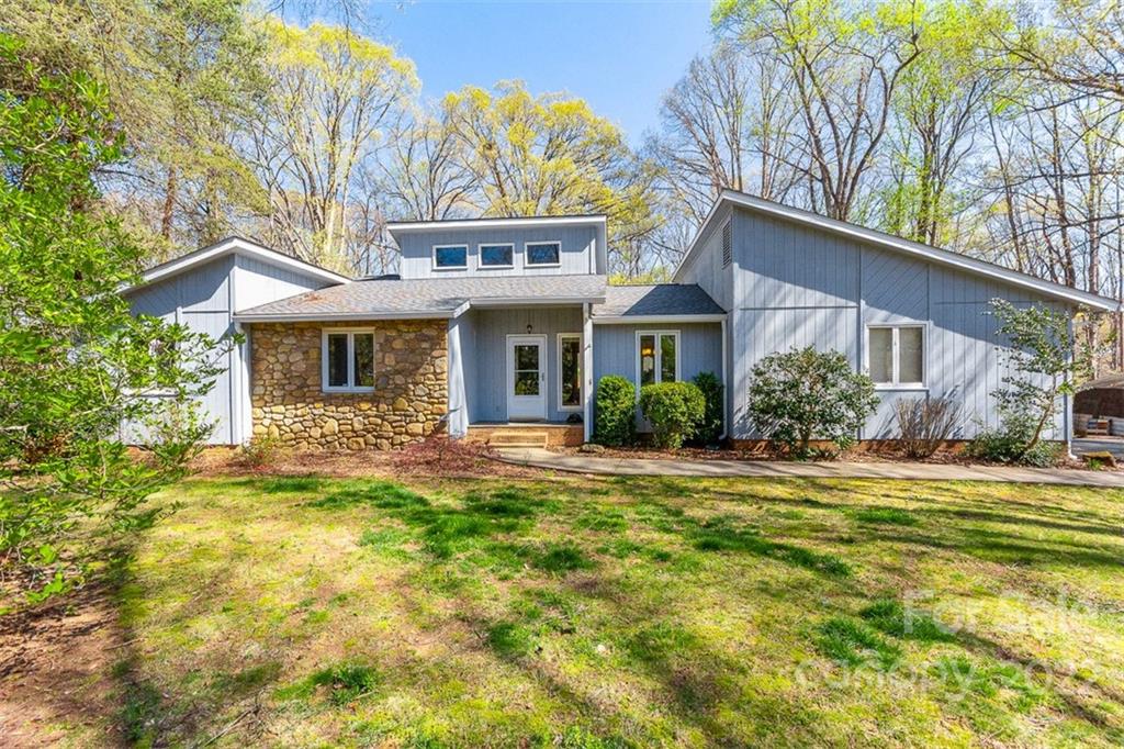 2581 Lake Shore Road S Denver NC 28037